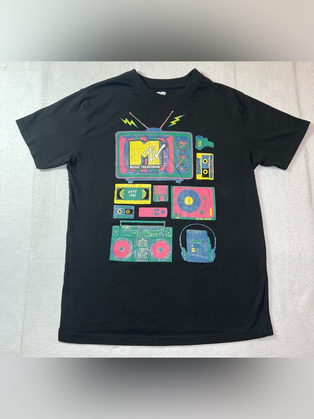 MTV Men’s Neon 80s Electronics Graphic Vintage-Style C-LifeShirt, Medium ,Black